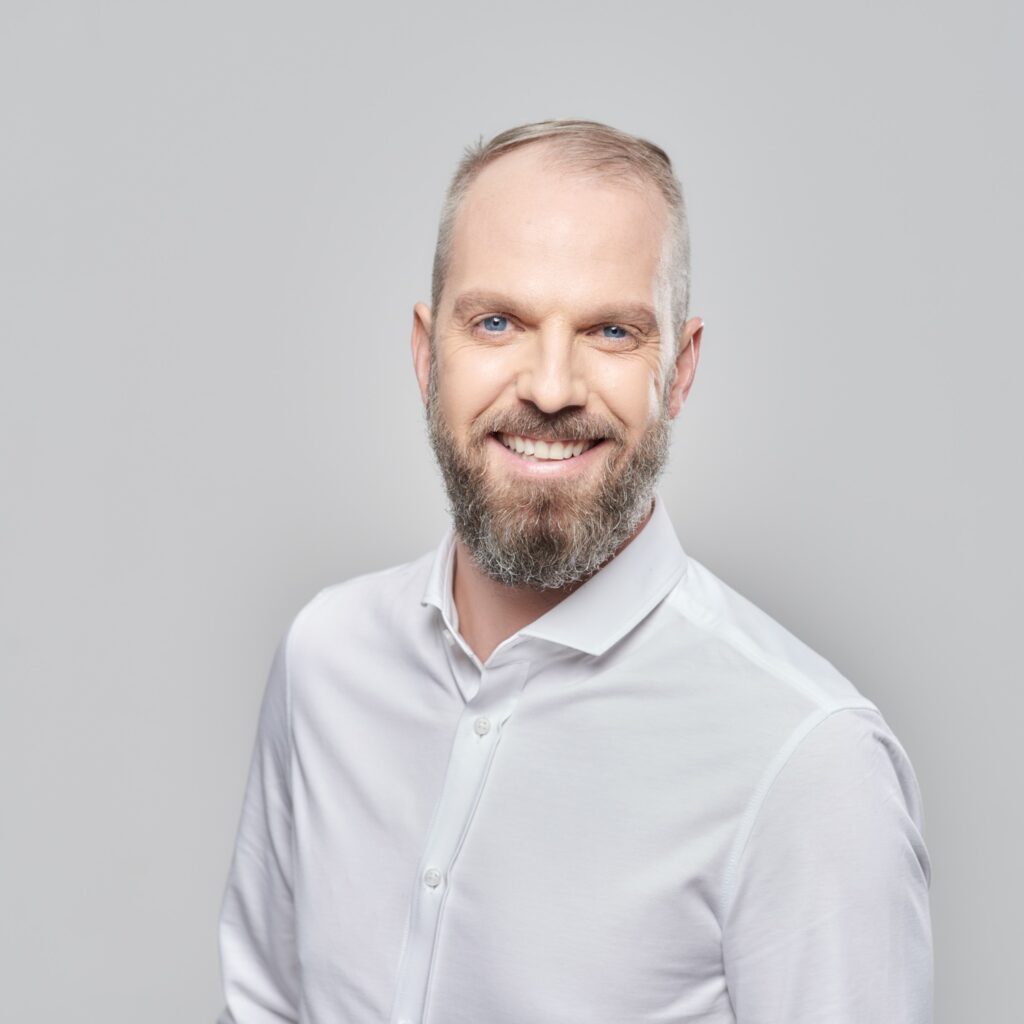 Dr. Dr. Stephan Hager – Spezialist für die Gynäkomastie in Düsseldorf